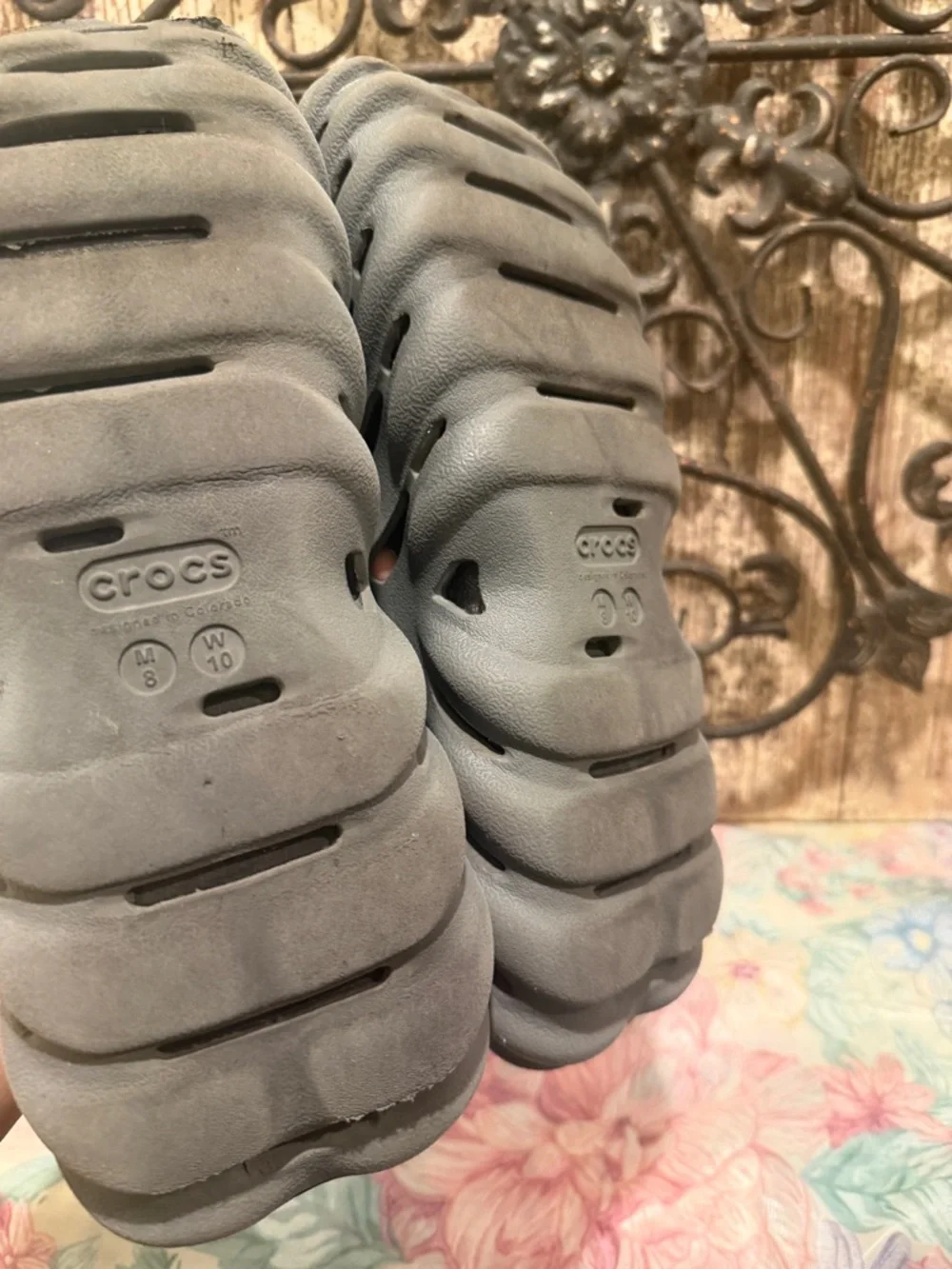 Crocs Clogs Unisex Mens 8women Size 10  Echo Sandals